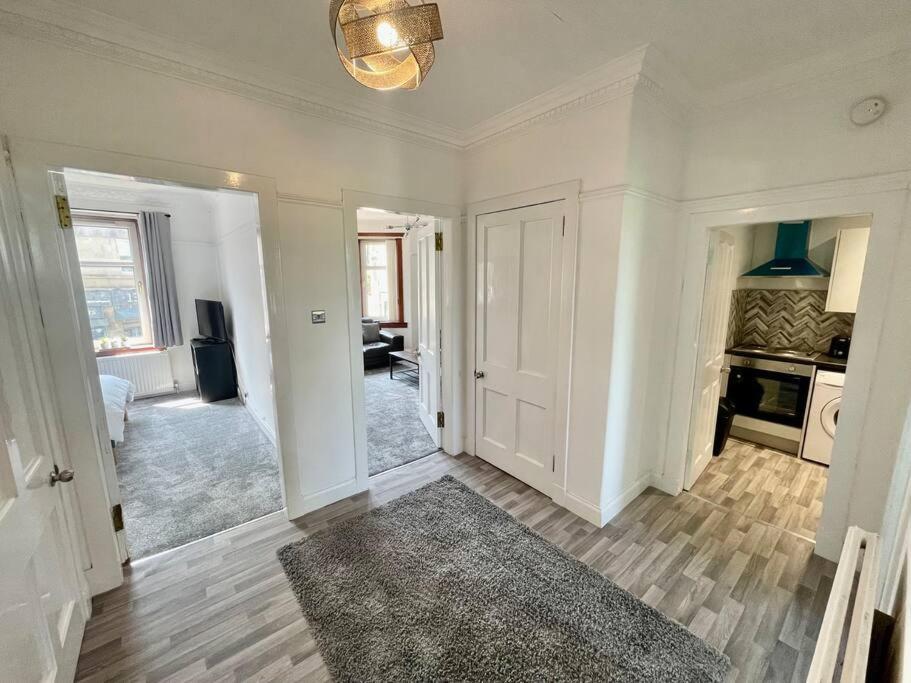 Large 2 Bed Near Glasgow Airport Paisley Exterior photo